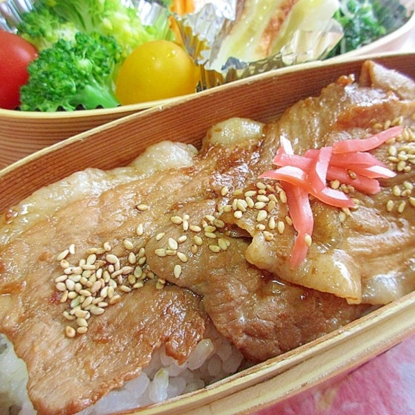 男子喜ぶ ちょっピリ 豪華な 豚生姜焼き弁当 レシピ 作り方 By パウダー07 楽天レシピ 男子喜ぶ ちょっピリ 豪華な 豚生姜焼き弁当 レシピ 作り方 By パウダー07 楽天レシピ