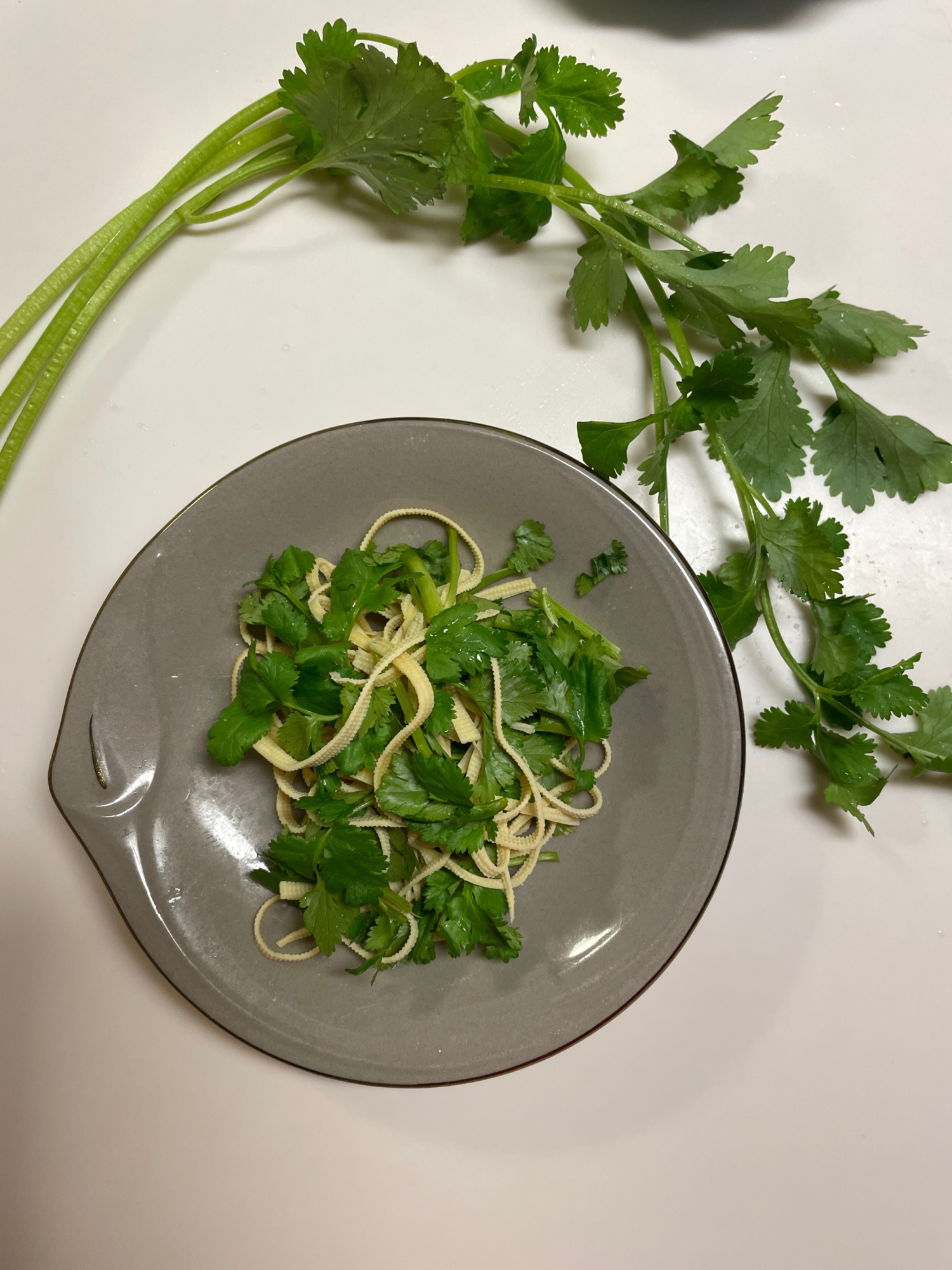 【簡単なのに本格】豆腐絲とパクチーのサラダ