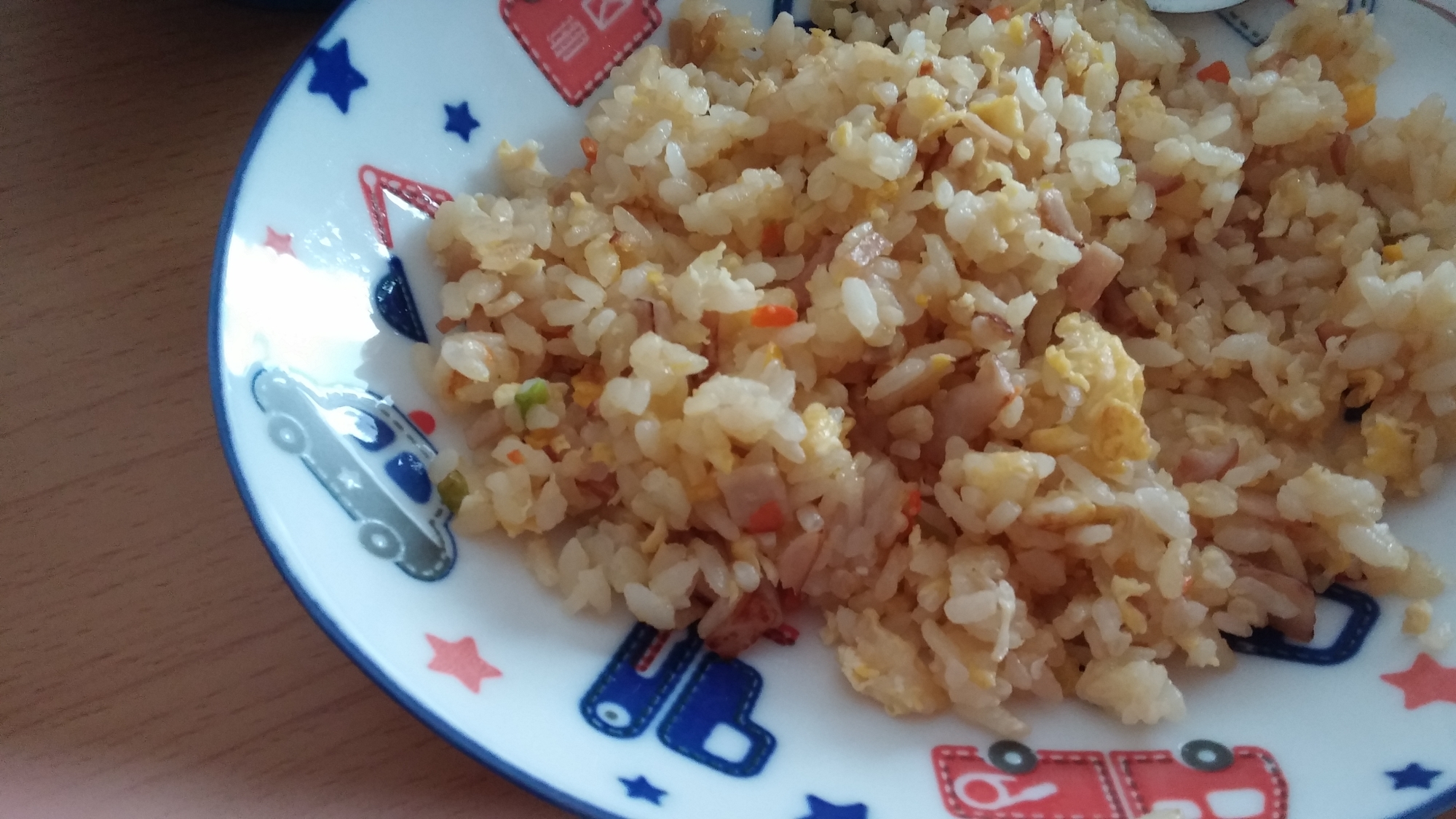 子供喜ぶ！フライパン一つで簡単チャーハン！