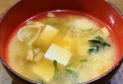切り干し大根、とうふ、油揚げ、のお味噌汁