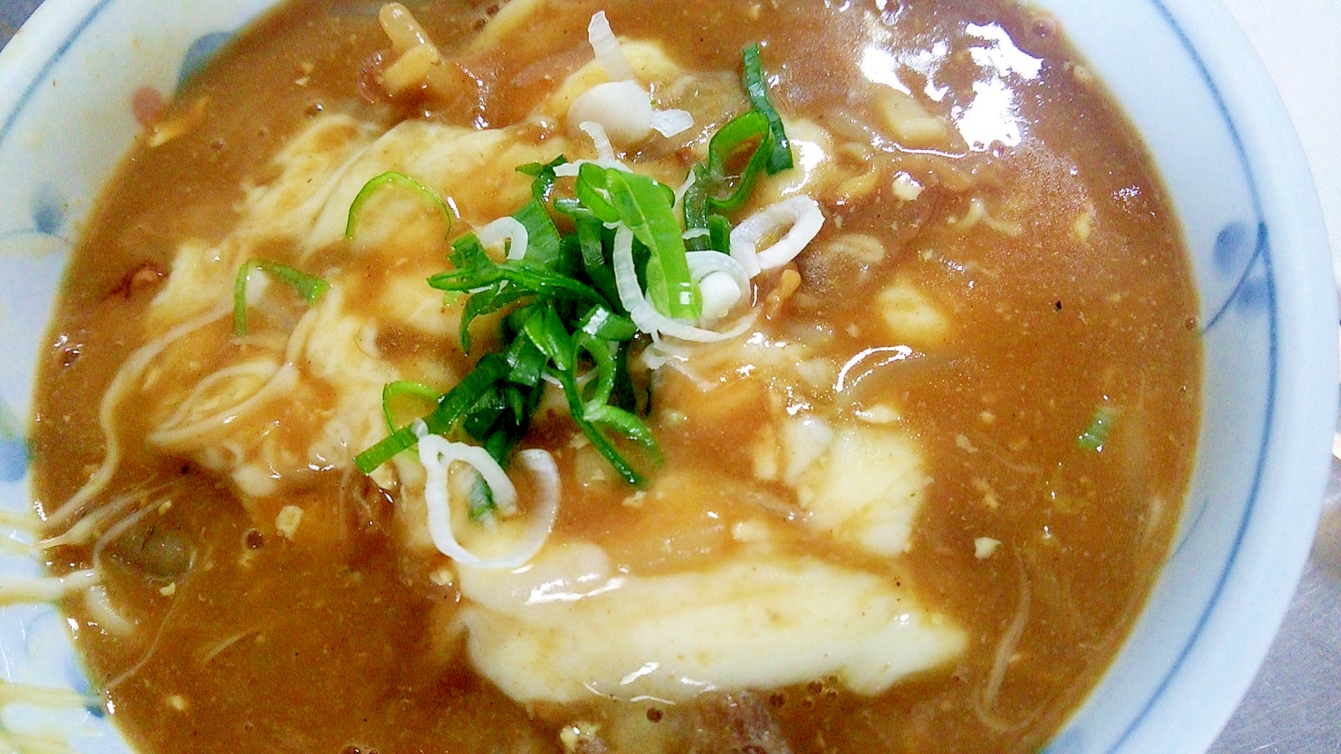 寄せ鍋とカレーの残りでとろーりチーズカレーうどん