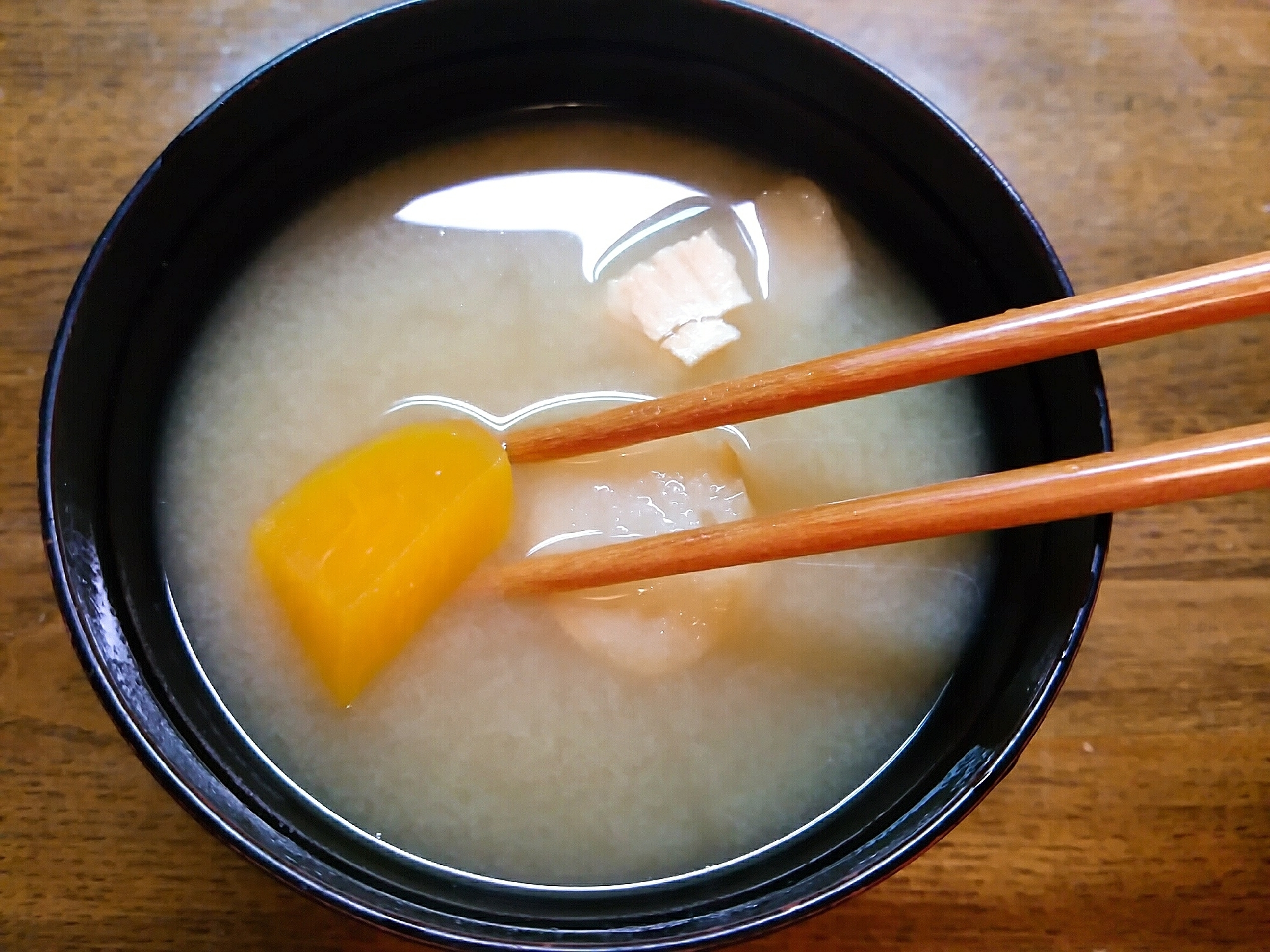 麩と安納芋の味噌汁