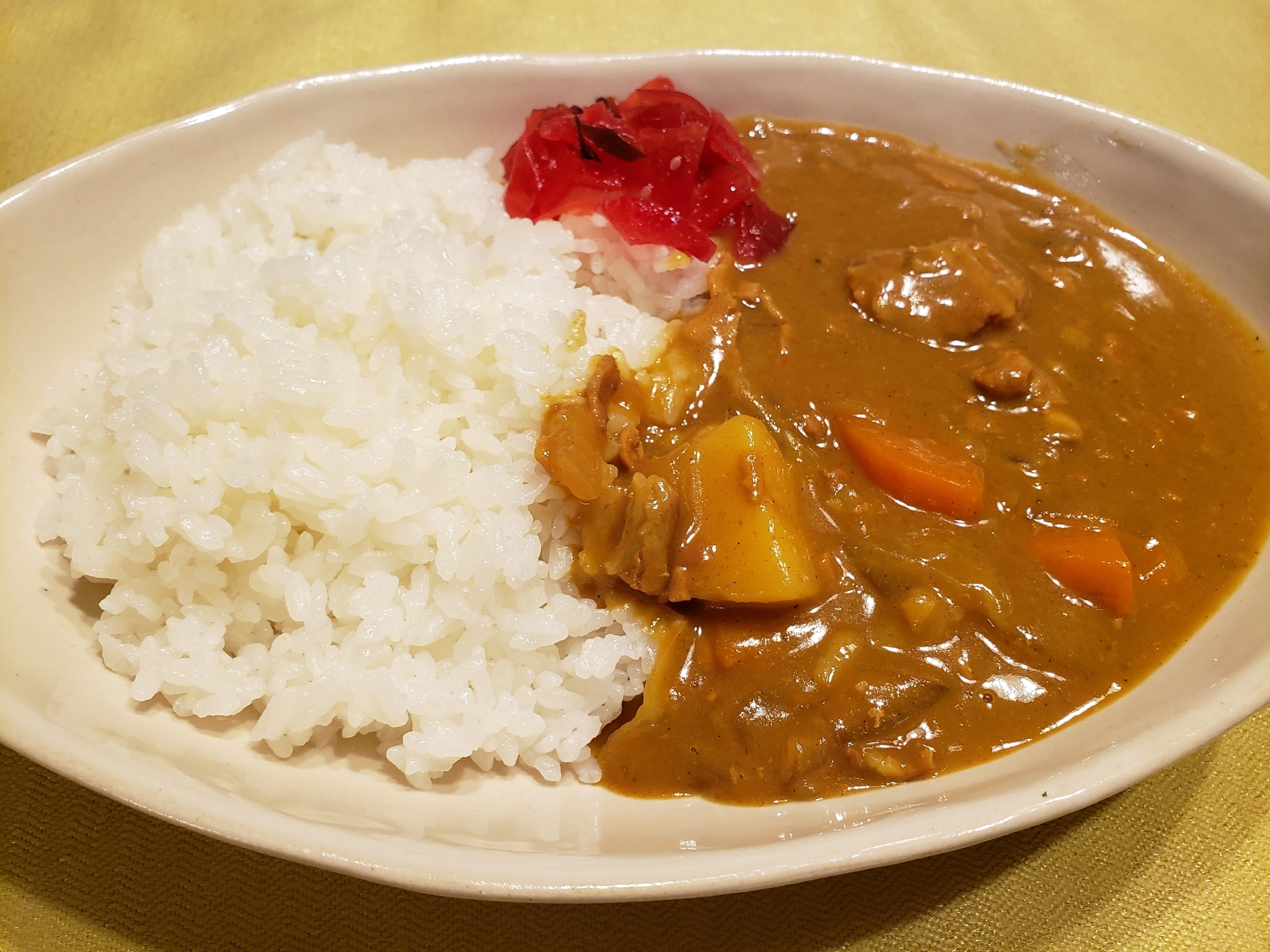 隠し味にベーコンを使ったポークカレー♪