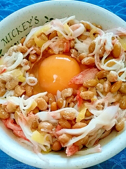 納豆の食べ方-生玉子＆サラダフレーク♪