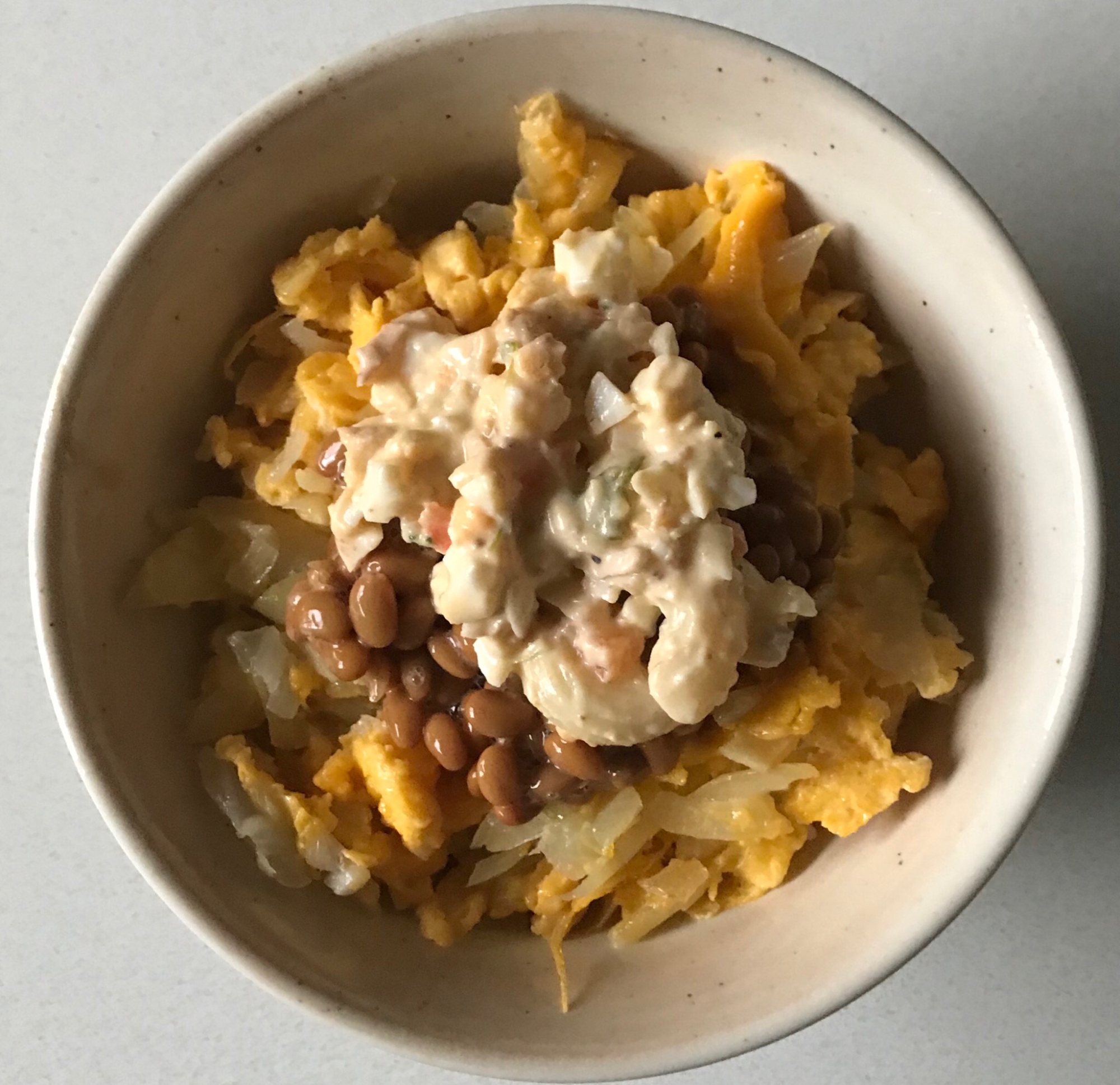 玉ねぎ白菜キムチオムレツ納豆マカロニポテトサラダ丼 レシピ 作り方 By ともオカンyoutuber 楽天レシピ