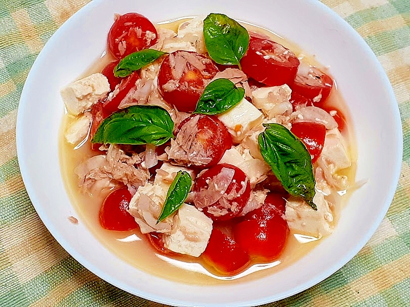 トマトとお豆腐のイタリアンサラダはピザに合う!