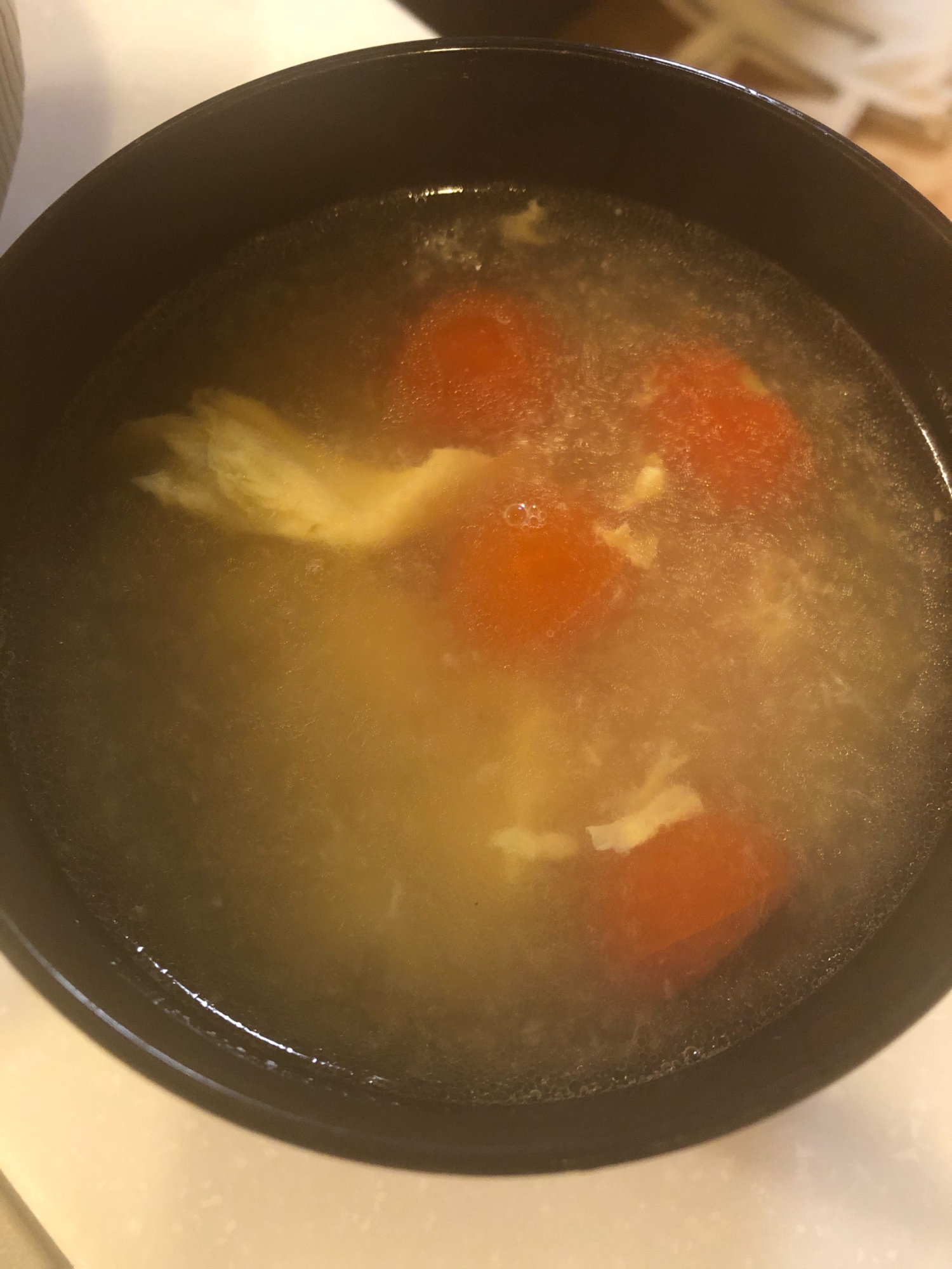 卵とプチトマトの中華スープ