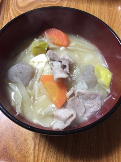 生姜入りの豚汁初めて作りました(*^^*)とても美味しくて、身体もあたたまりました♪レシピありがとうございます♡