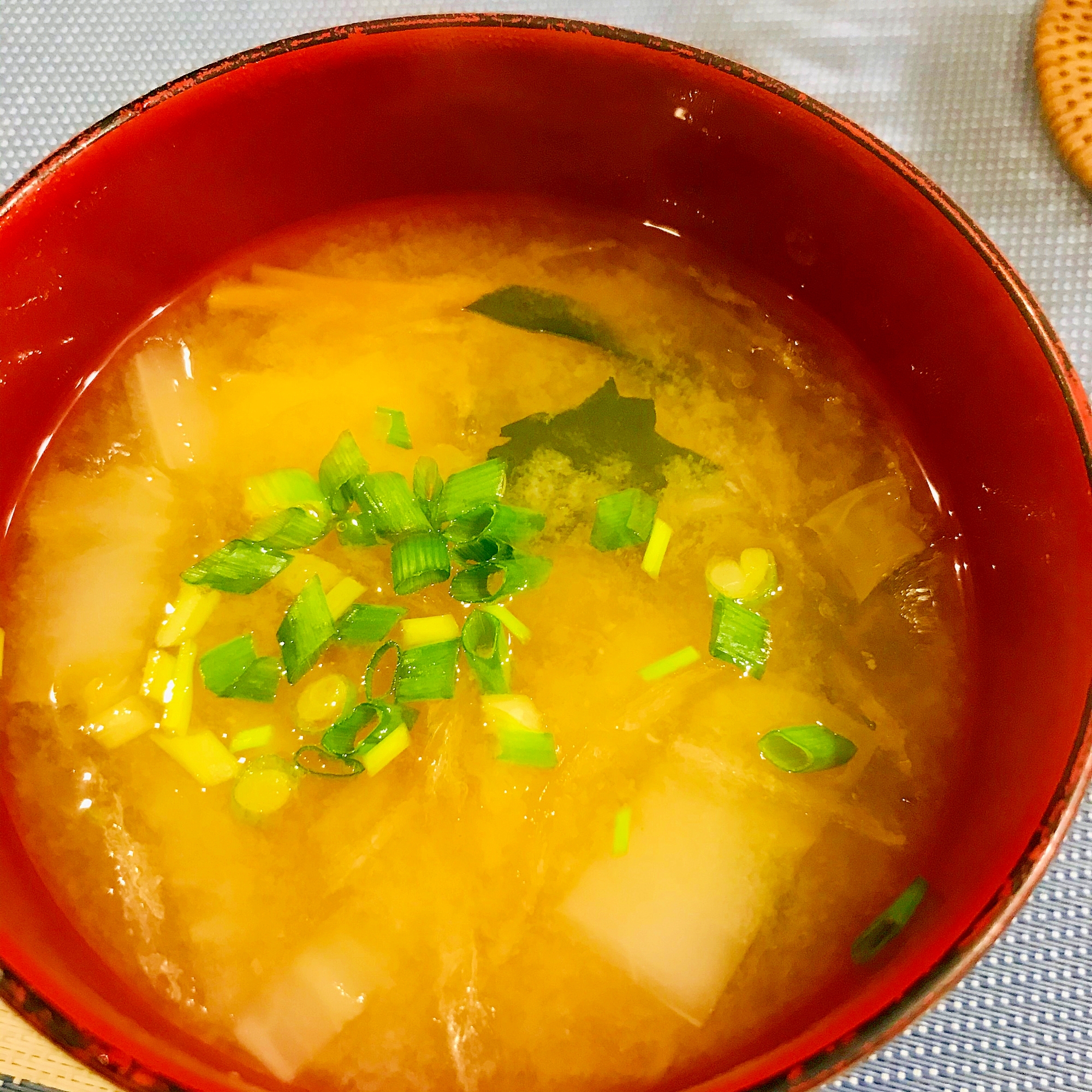 ★お味噌汁★白菜とわかめ