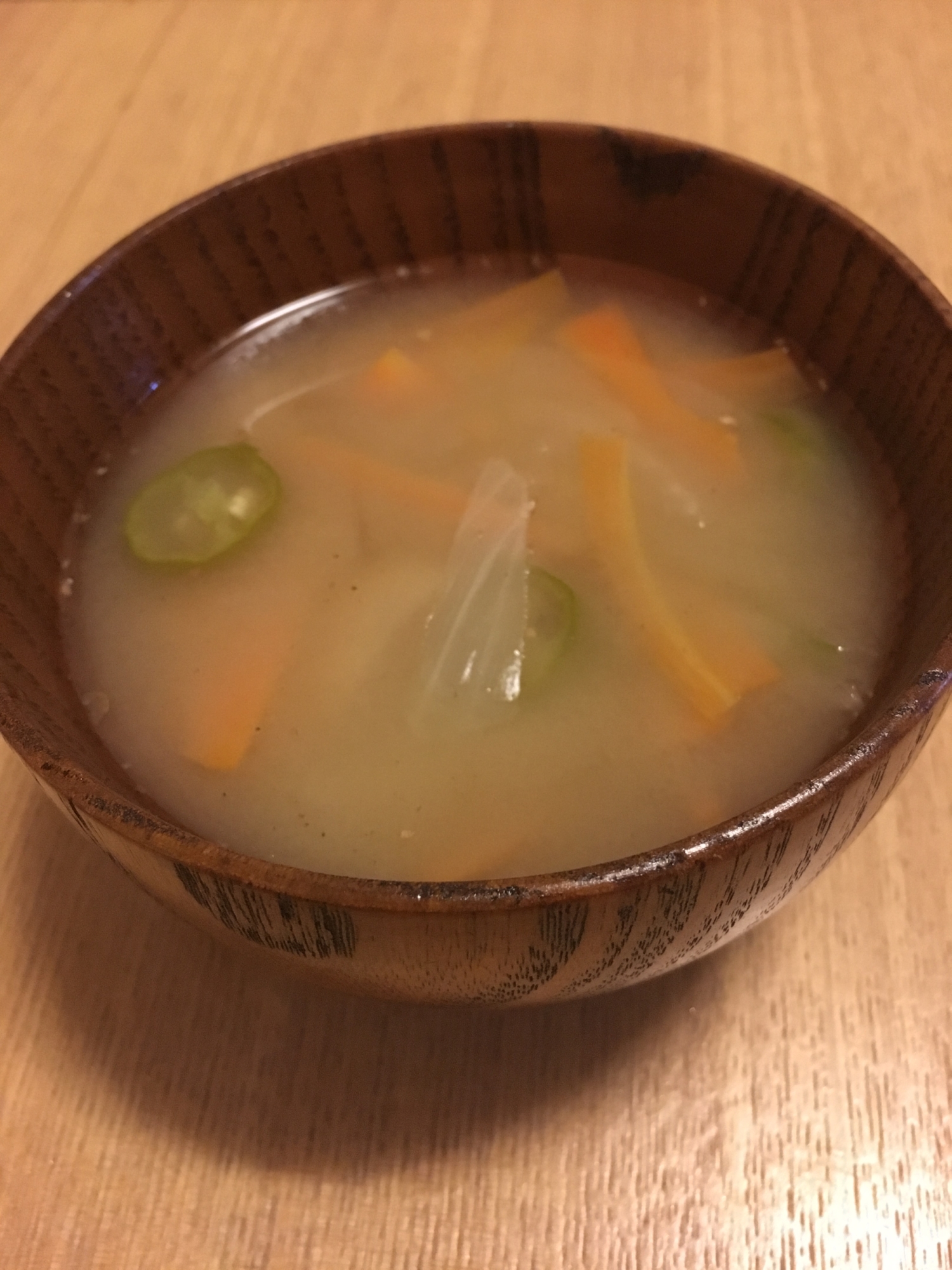 毎日飲めば冷えしらず！ししとうと生姜の味噌汁