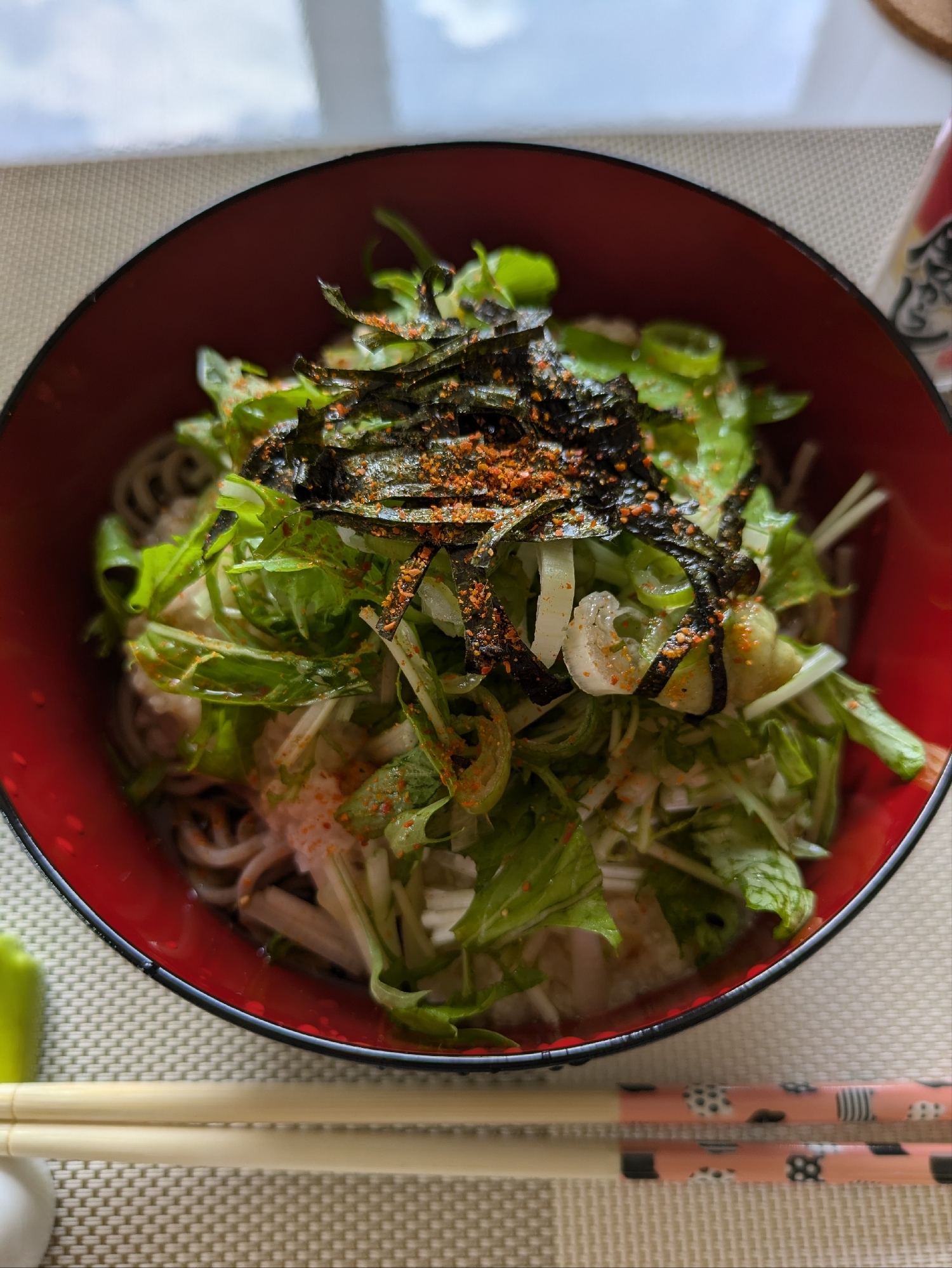 お酢でさっぱり！冷やしとろろ蕎麦