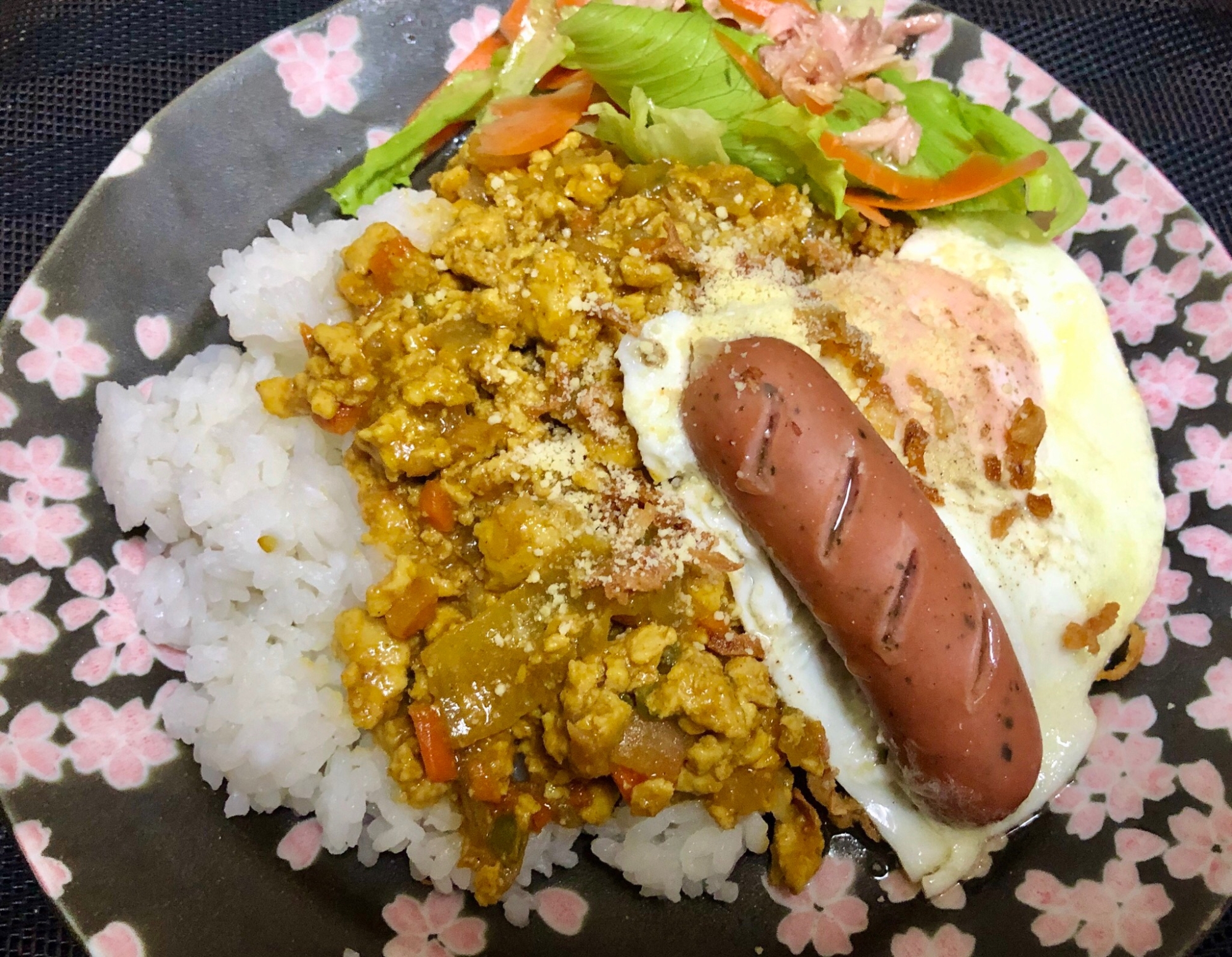 鶏ひき肉でヘルシー☆スパイス香るドライカレー