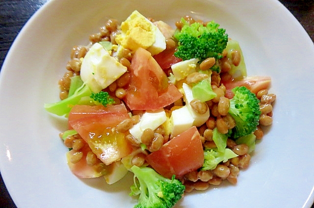 卵と野菜の納豆サラダ