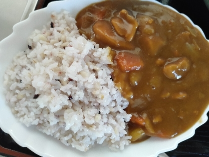 シーフードミックスで簡単♪エビとイカのカレー