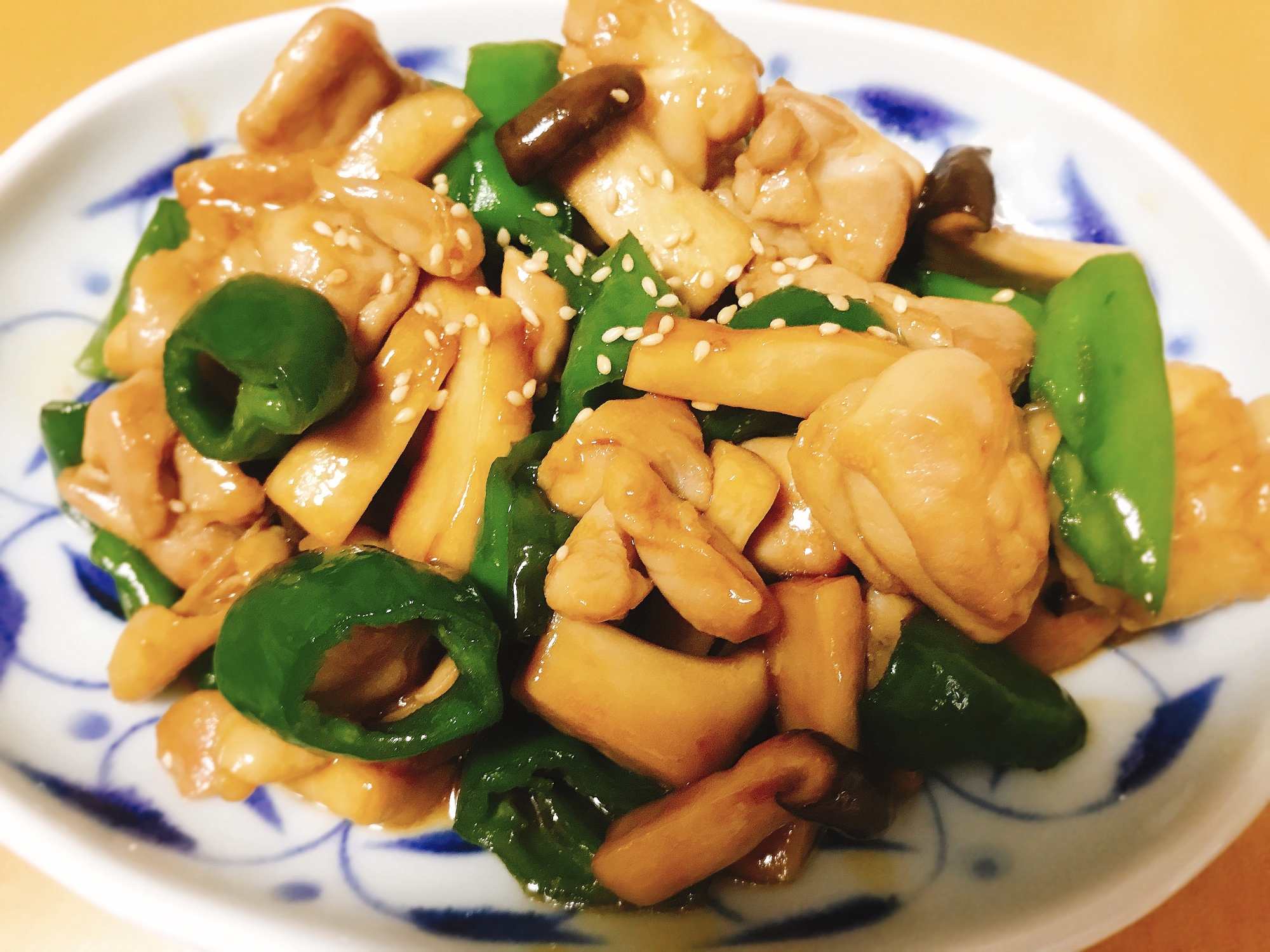 【夫婦のおつまみ】ピーマンと鶏もも肉の焼き鳥風炒め