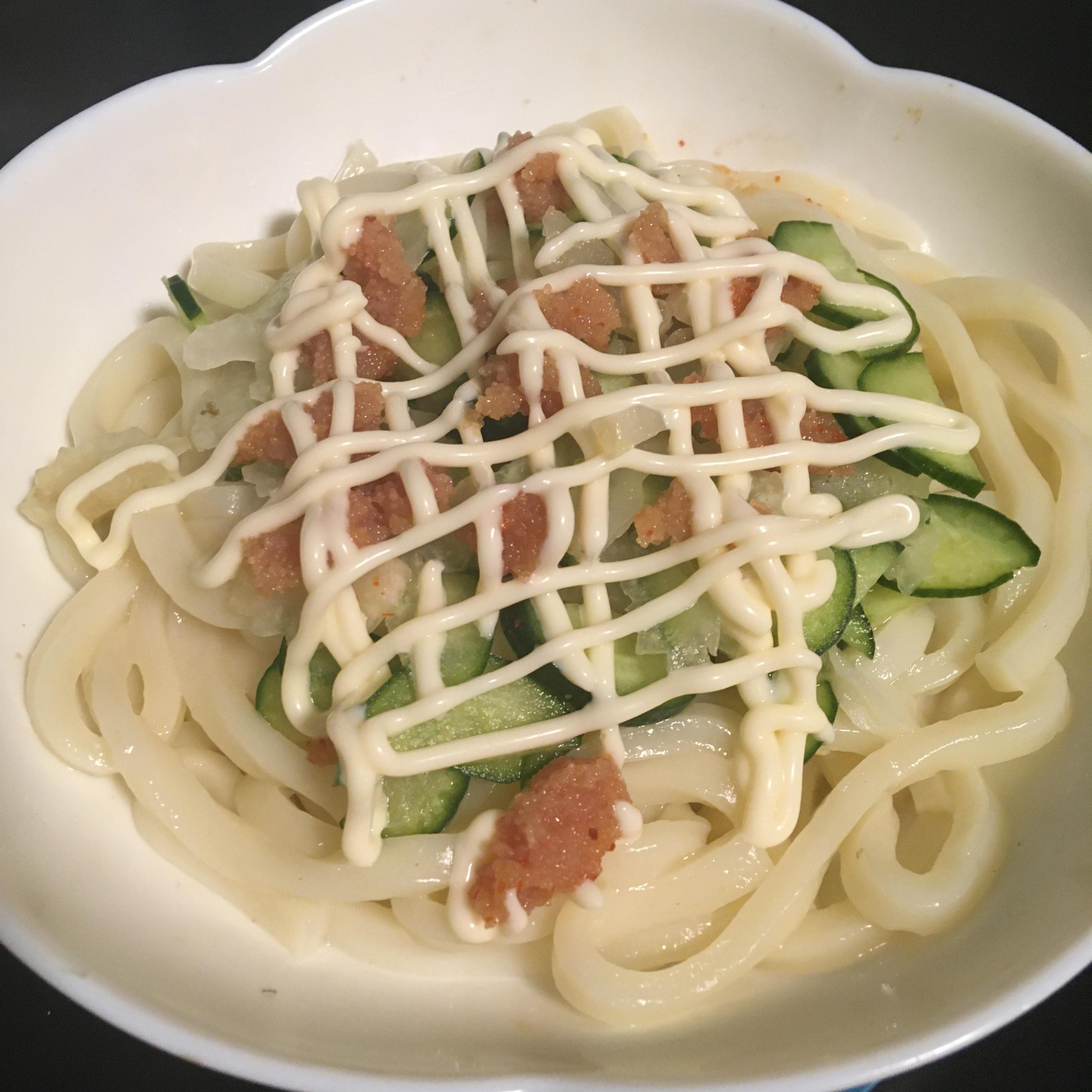 セロリ、きゅうり、明太子の釜揚げうどん