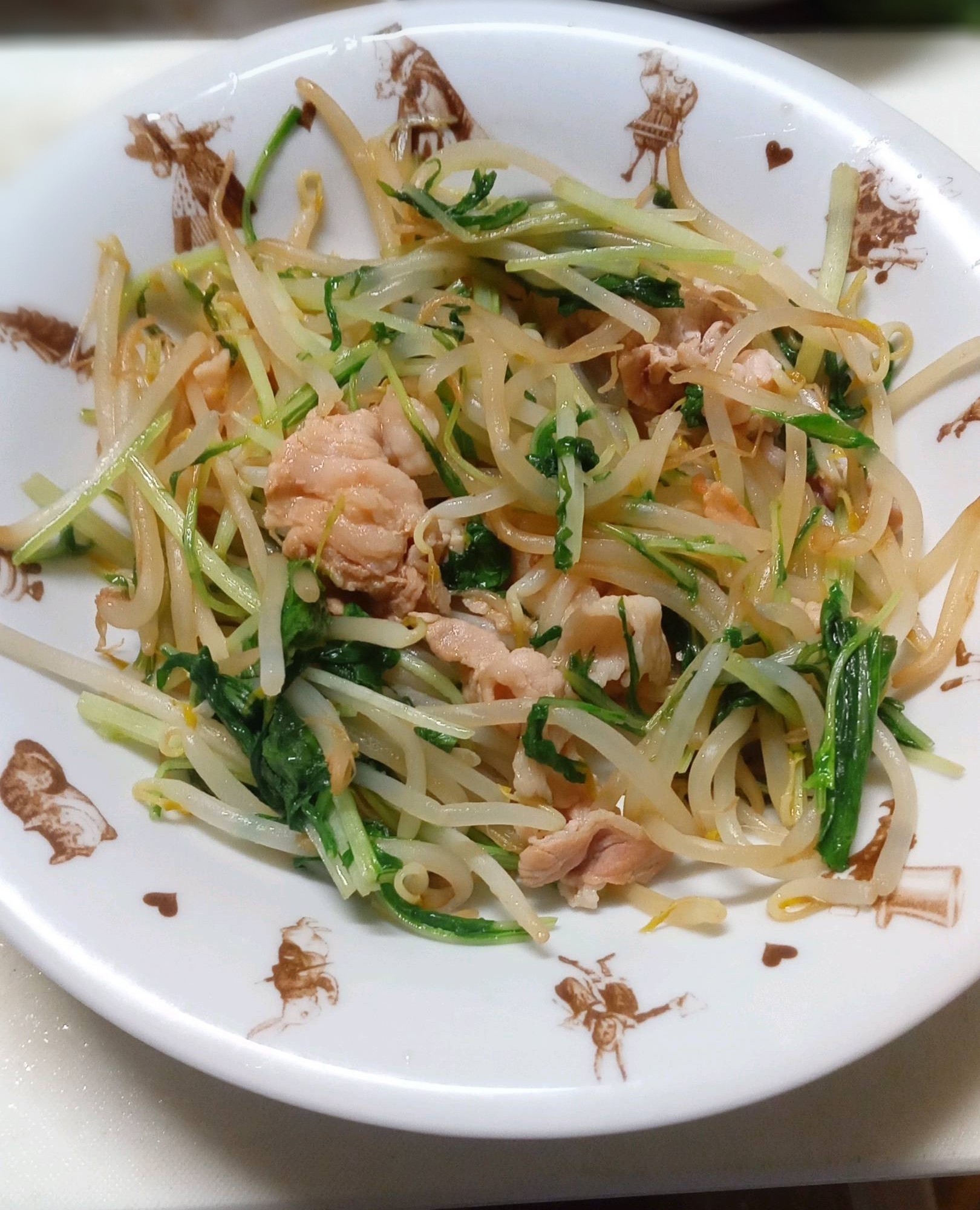 豚肉ともやしと水菜のにんにく醤油炒め