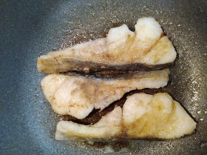 簡単美味しい♪タラのバター醤油焼き