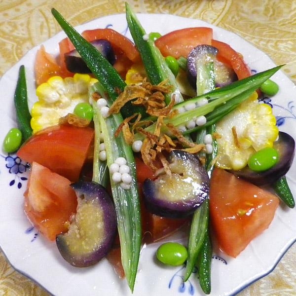 夏の彩り野菜サラダ
