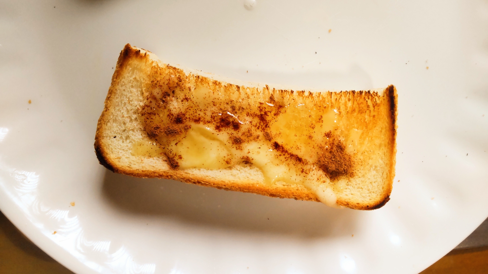 チーズ蜂蜜シナモンのトースト