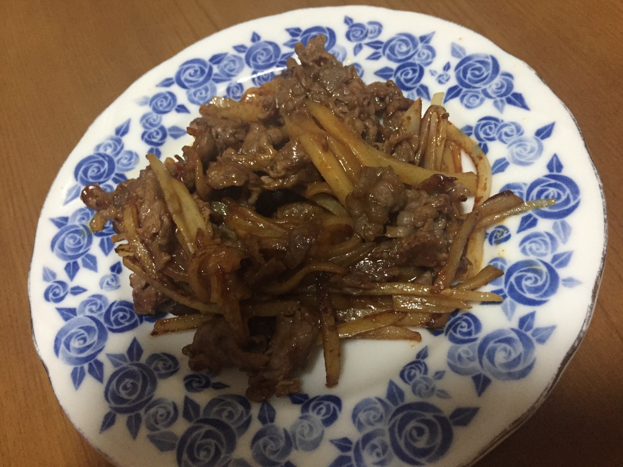 じゃがいもと牛肉の炒め物