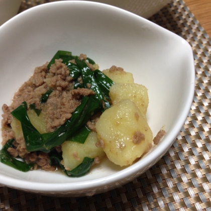 新じゃがと牛ミンチの甘辛煮