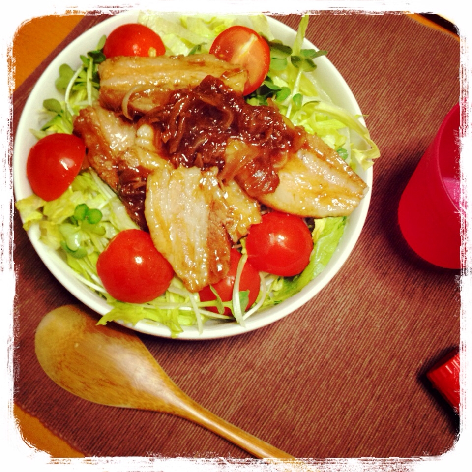 簡単☆満腹‼︎野菜たっぷり豚テリ丼