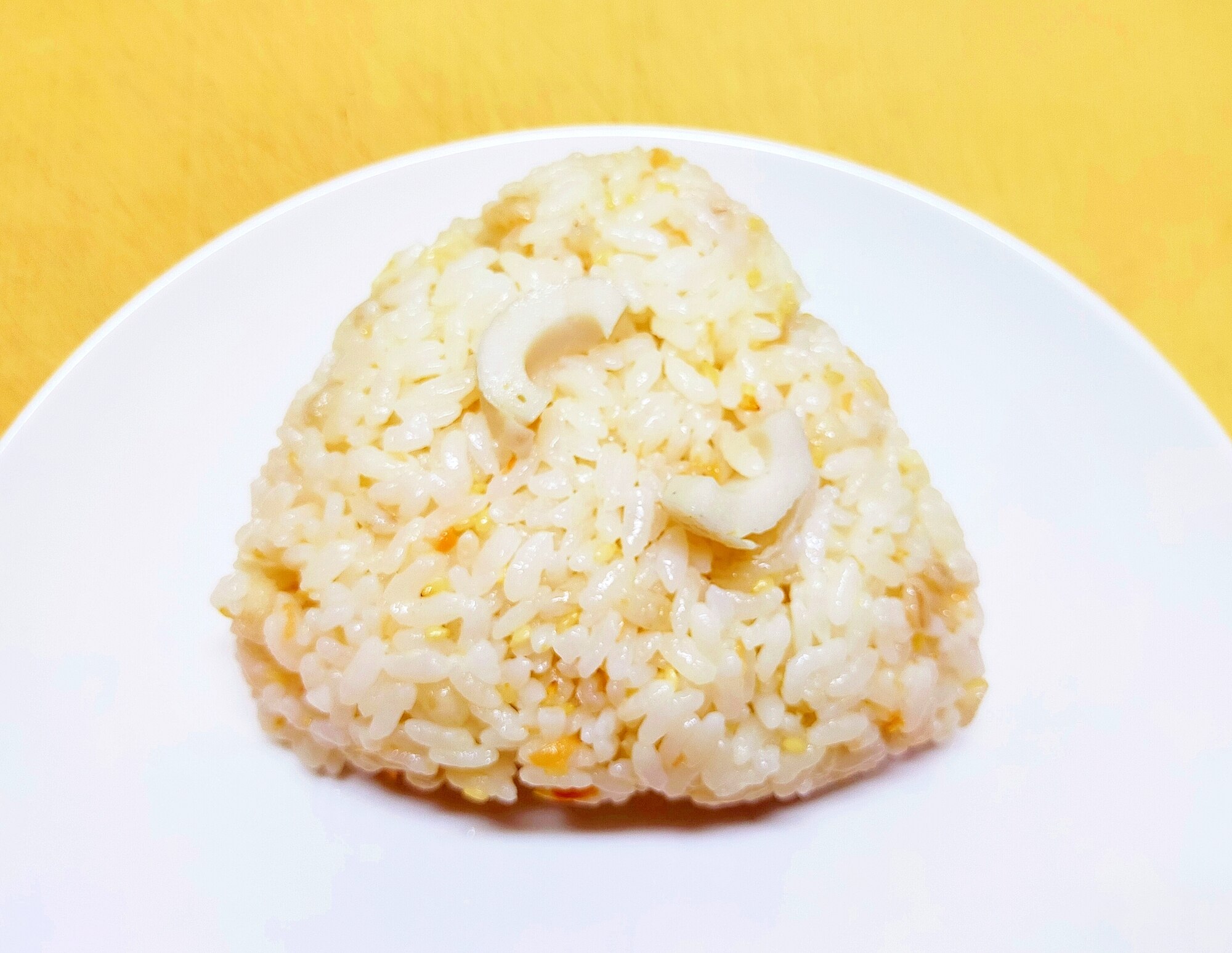 ちくわ・梅・マヨおにぎり レシピ・作り方 by LisaLisa - 楽天レシピ