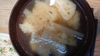 我が家の味噌汁★大根と油揚げ