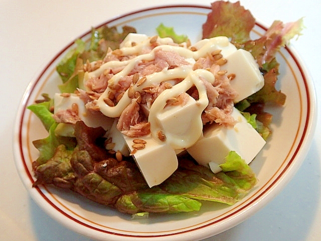 麺つゆ・マヨ・亜麻仁で　レタスと豆腐とツナのサラダ