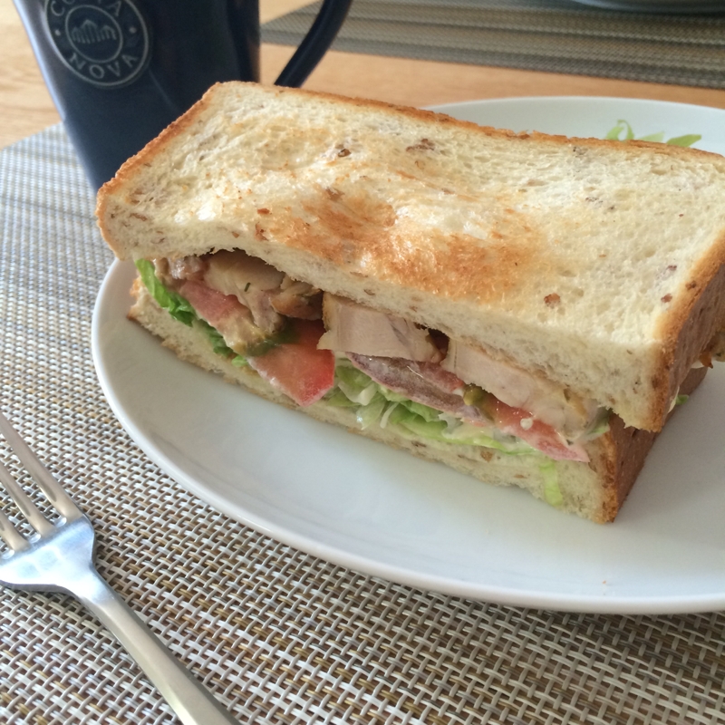 qの燻製の残りでスモークチキンサンド レシピ 作り方 By 管理栄養士きゃさりん 楽天レシピ