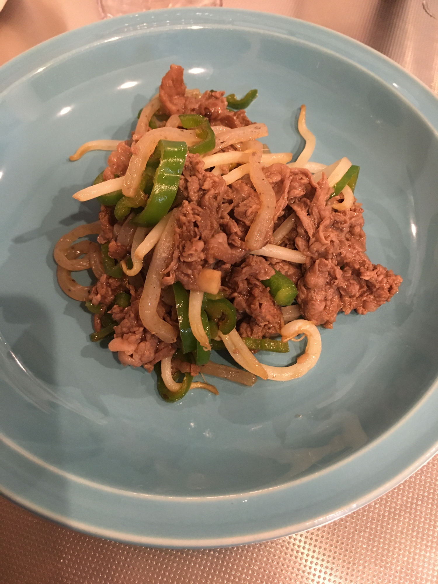 牛肉と野菜の炒め物