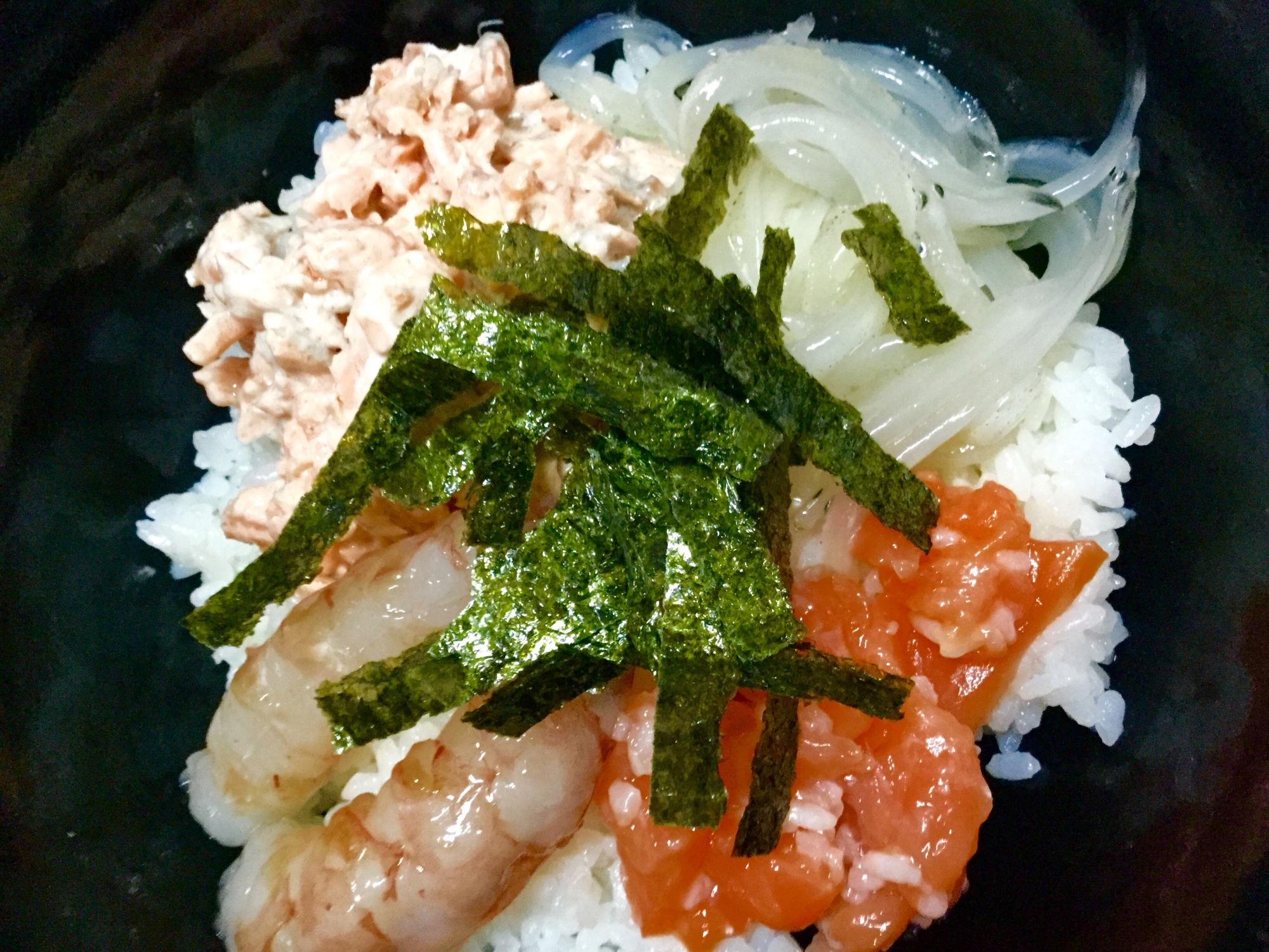 サーモンの海鮮丼