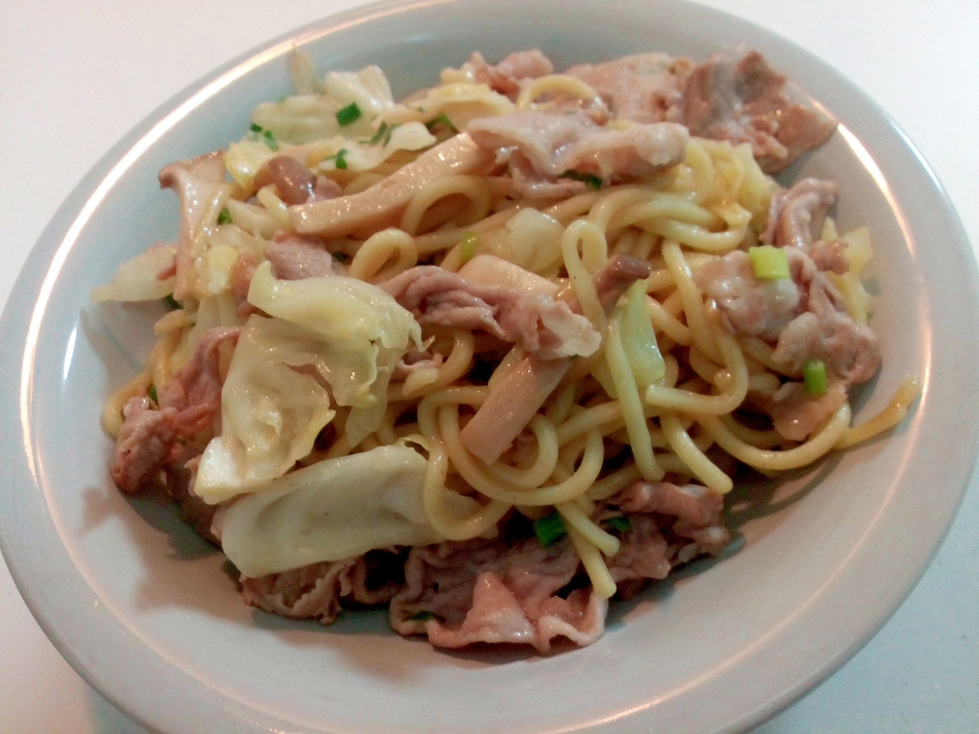 豚肉とエリンギとキャベツの焼きちゃんぽん