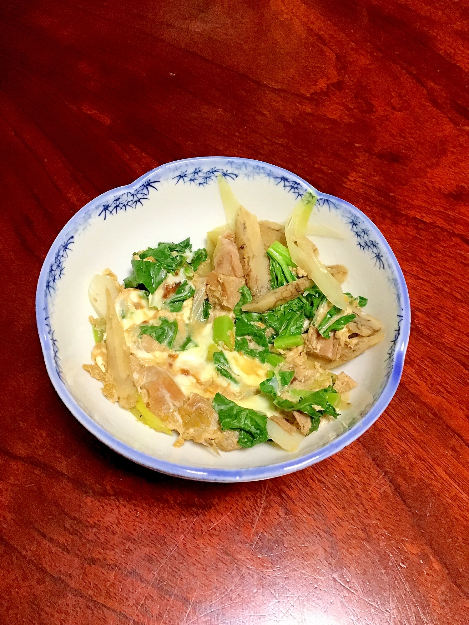豚チャーシューとゴボウの卵とじ。