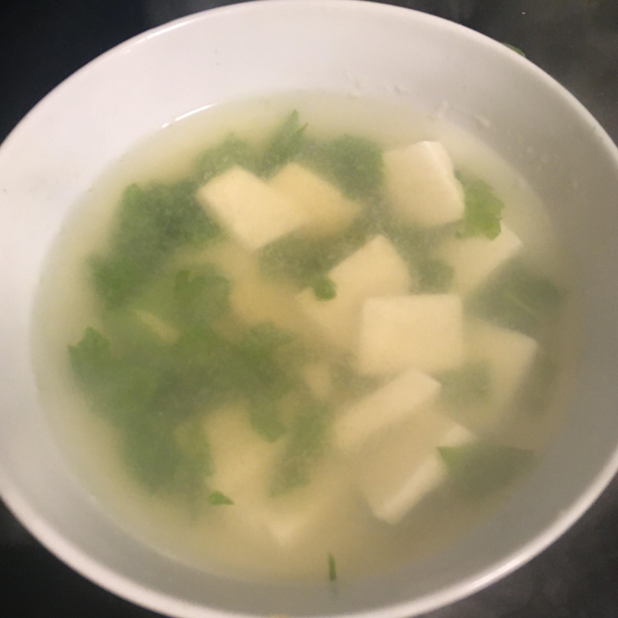 豆腐とセロリの味噌汁