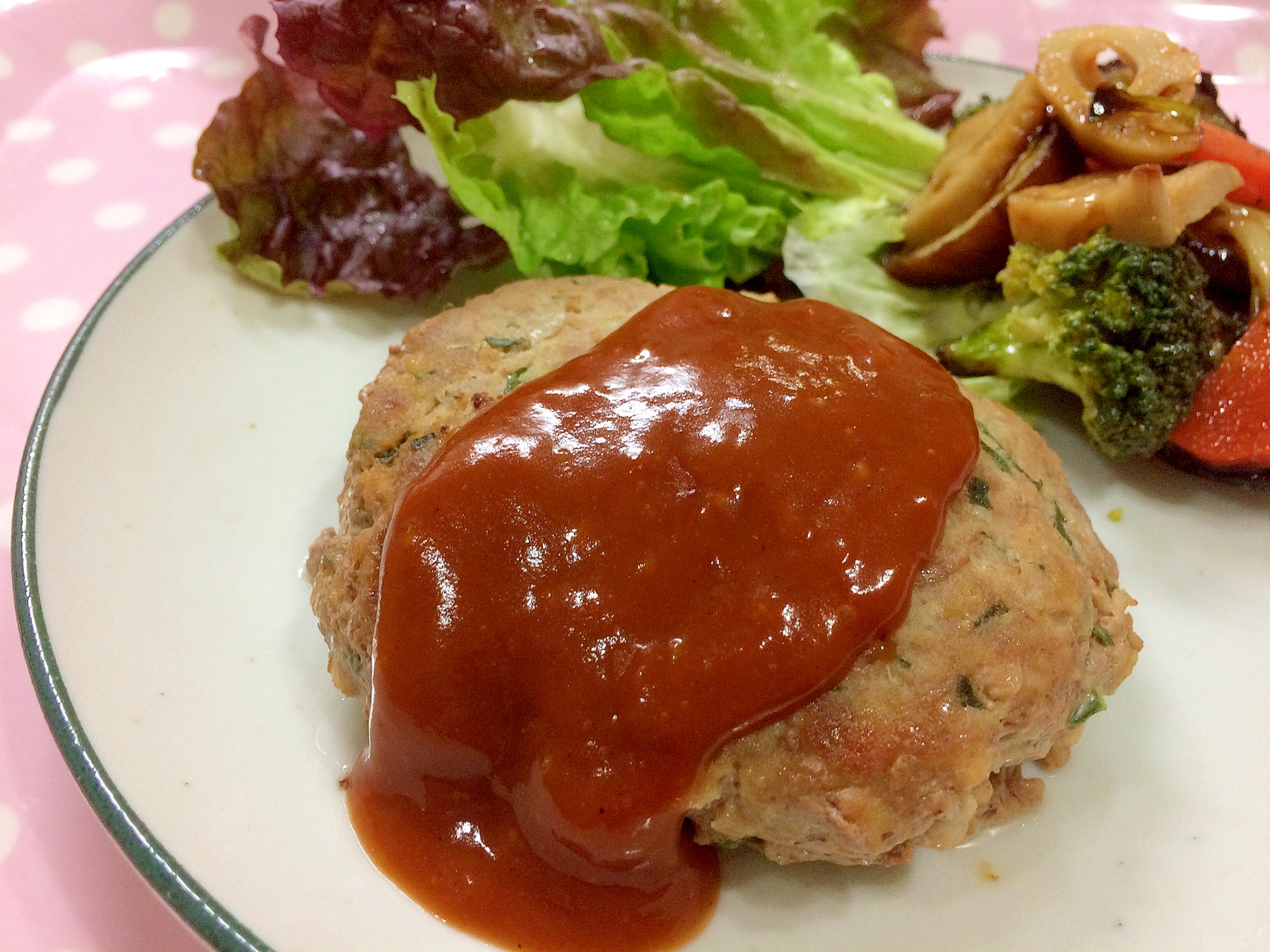 子どもに食べさせたい！青菜入りハンバーグ