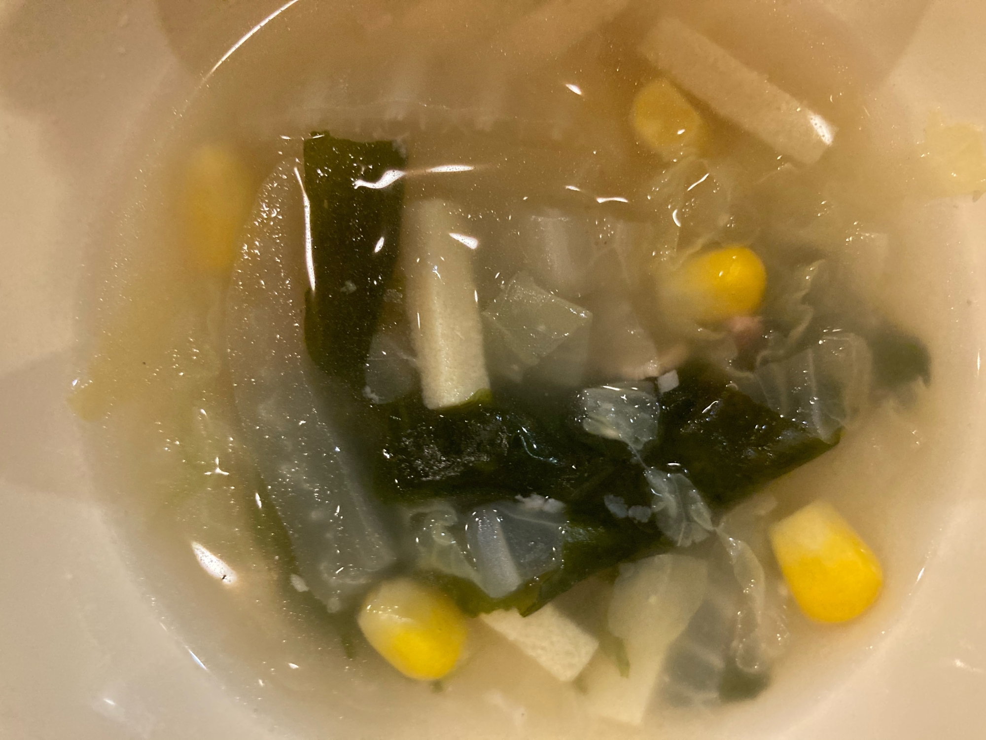 白菜とわかめとコーンと高野豆腐の中華スープ