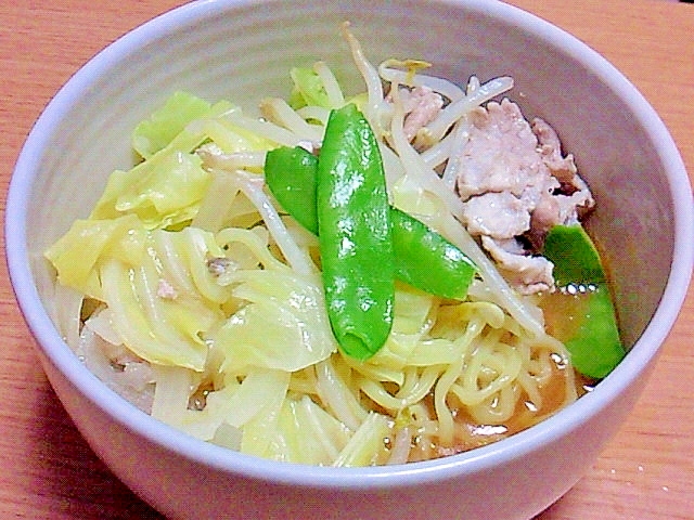 お鍋ひとつで野菜盛りだくさん味噌ラーメン