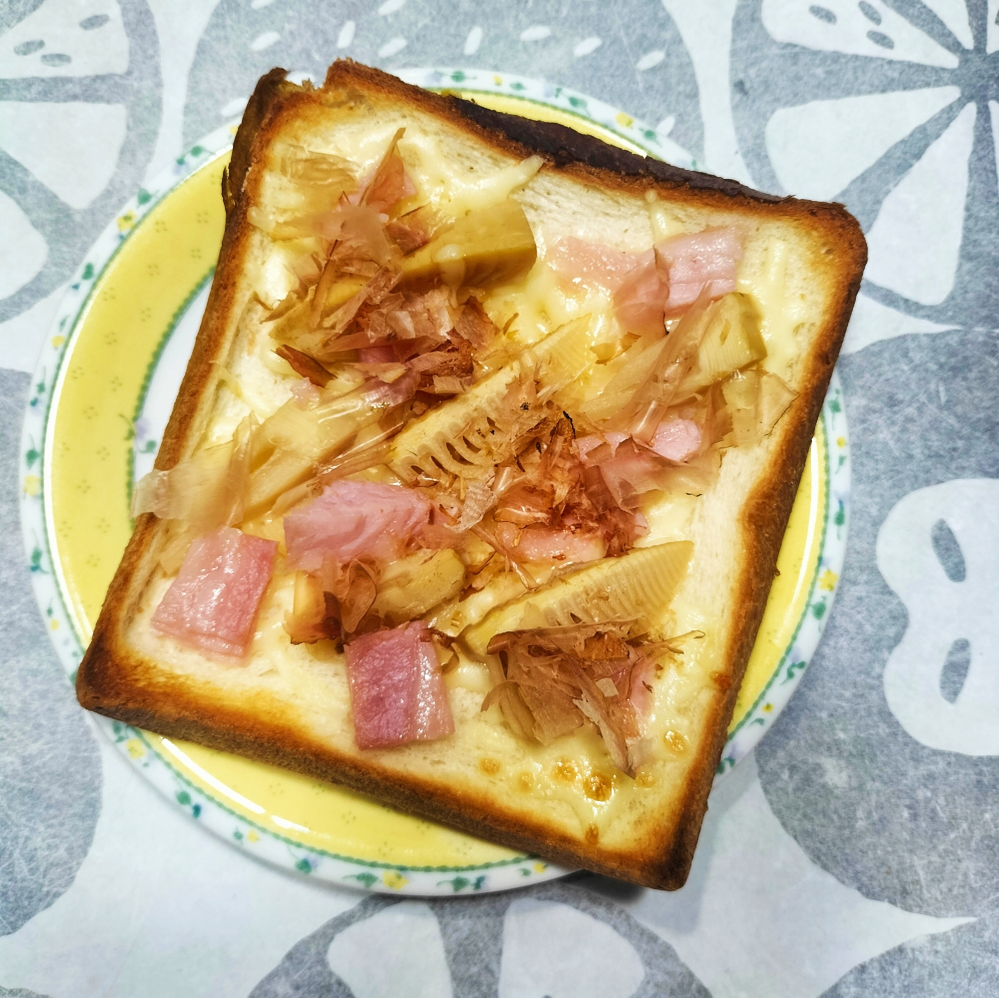 筍とベーコンの和風ピザトースト
