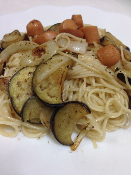 実は素麺を汁につけて食べるのが苦手で…。頂き物の素麺をチャンプルーにしよう！と、参考にさせてもらいました( ´ ▽ ` )ﾉ美味しかったです♥️ご馳走様でした！