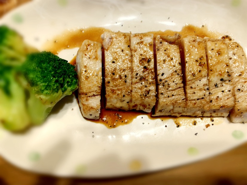 マグロの半生ステーキ