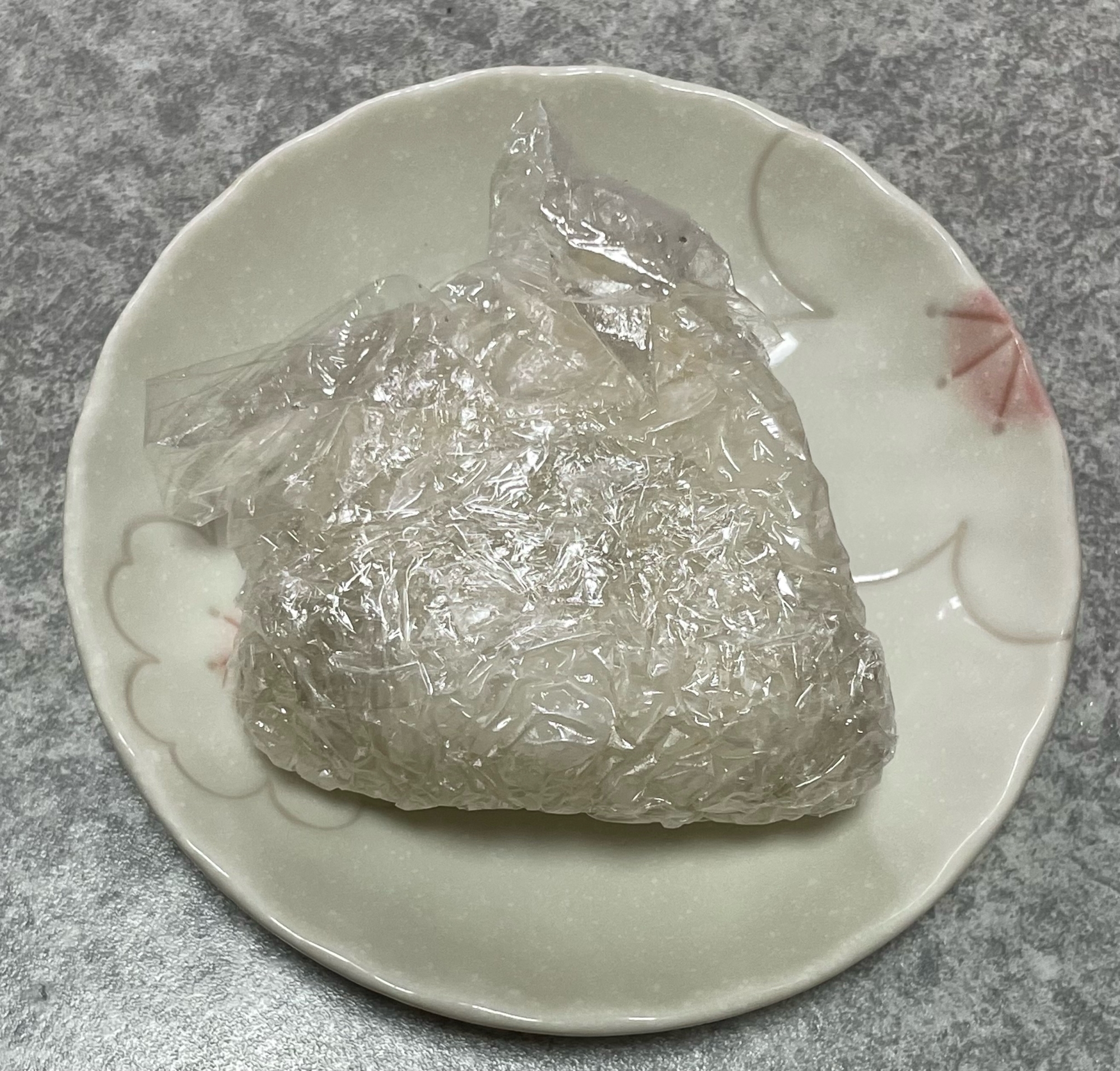 おにぎり ( サラダチキン チーズ 鰹節 醤油 )
