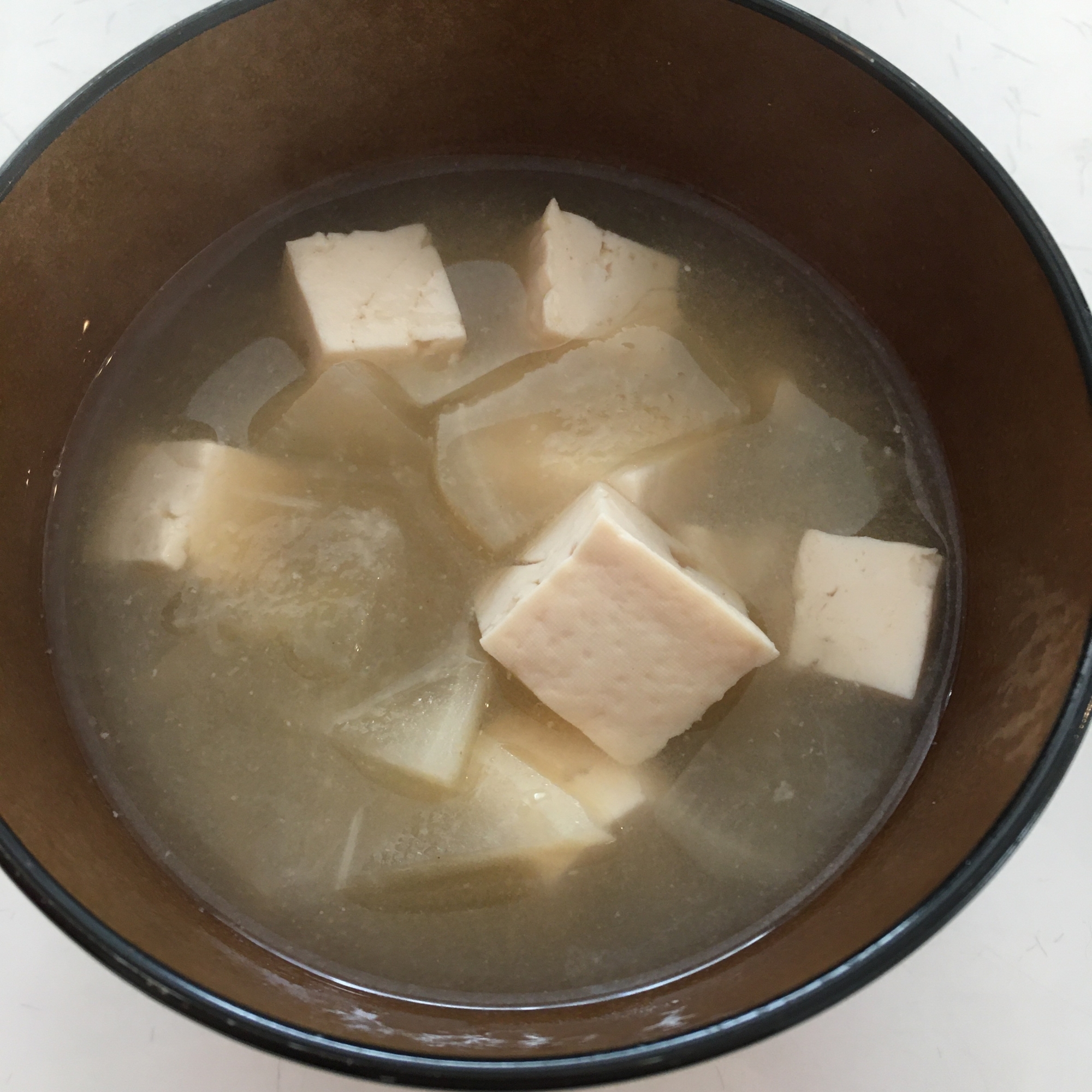 冬にぴったり♪大根と豆腐の味噌汁