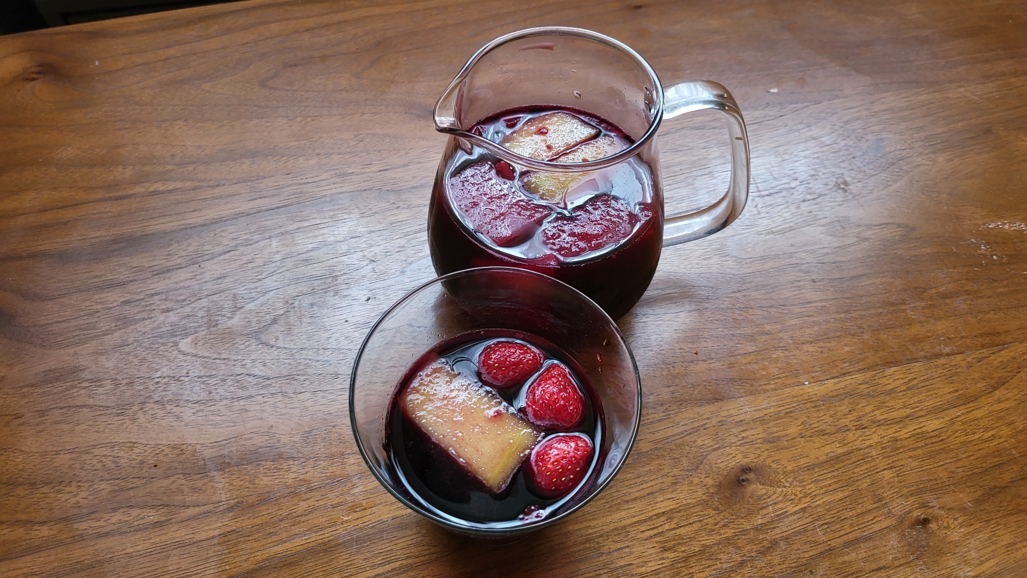 冷凍フルーツで夏のサングリア