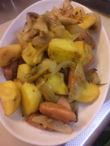 お弁当用に作りました。味つけ簡単でいいですね＾＾
切ったじゃが芋と玉ねぎを電子レンジ加熱して、更に時間短縮しました。
ごちそうさまでした～。