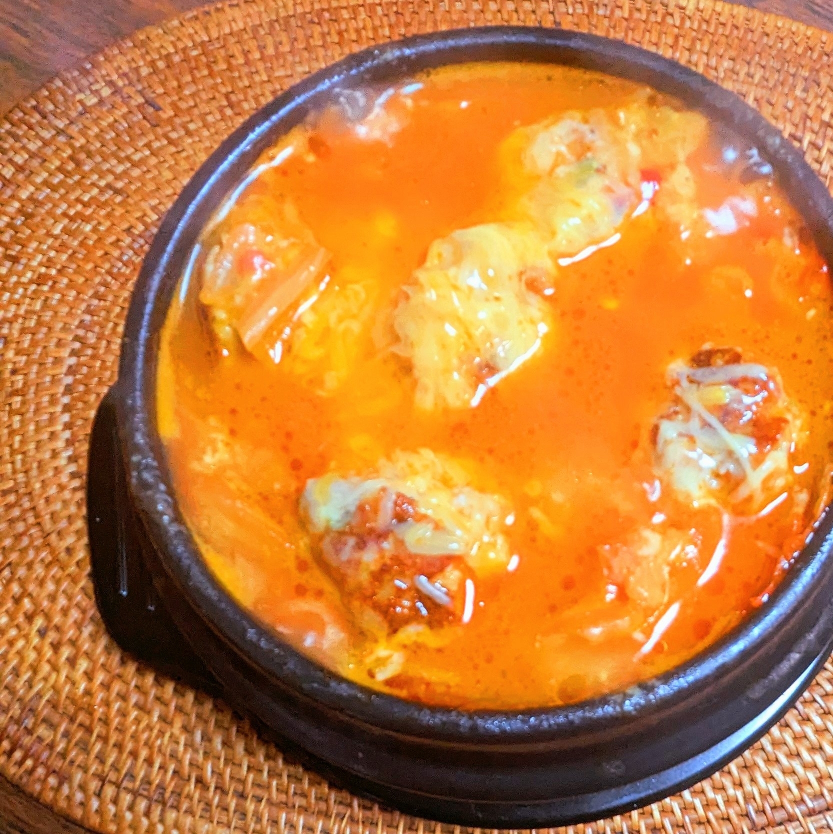 豚こまチーズ団子と白菜のトマトチーズ鍋