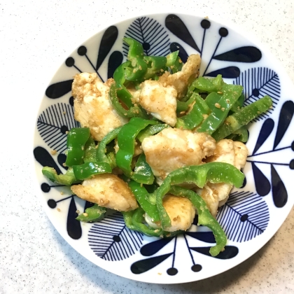 片栗粉まぶすことで、ゴマや醤油がからみやすいなと思いました♪
弁当歴がまだ浅いので、とても参考になりました♪
レシピ、ありがとうございました〜♡