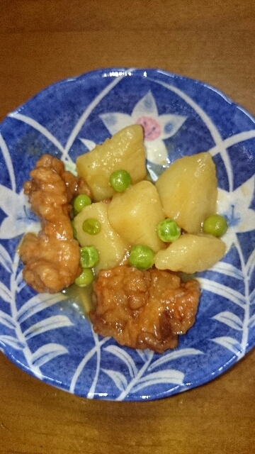 じゃがいもとちぎり揚げの煮物