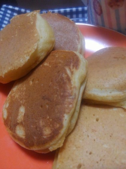 朝ごはんに♡
なんにもなしで、そのまま食べてもおいしくて、ぱくぱくぱくっと♡
きな粉好きな、うちの子たちに大好評でした(*^▽^*)